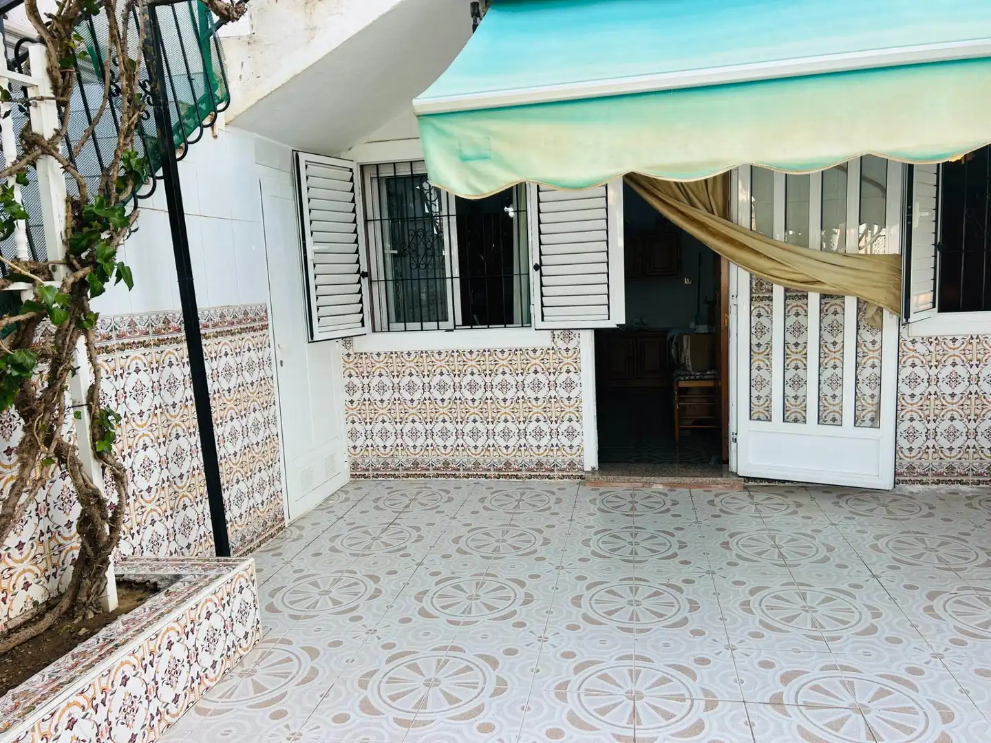 Terrassa de Casa o xalet en venda en San Pedro del Pinatar amb Aire condicionat, Jardí privat i Traster