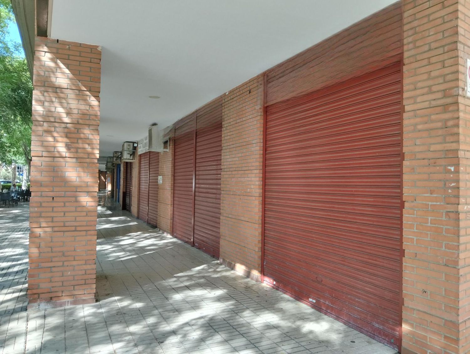 Premises for sale in  Sevilla Capital