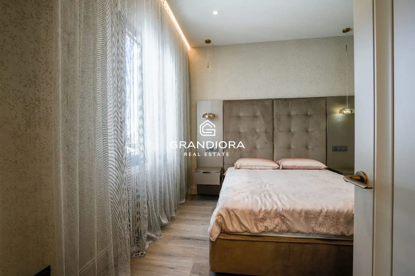 Dormitori de Apartament de lloguer en Badalona amb Aire condicionat, Calefacció i Moblat
