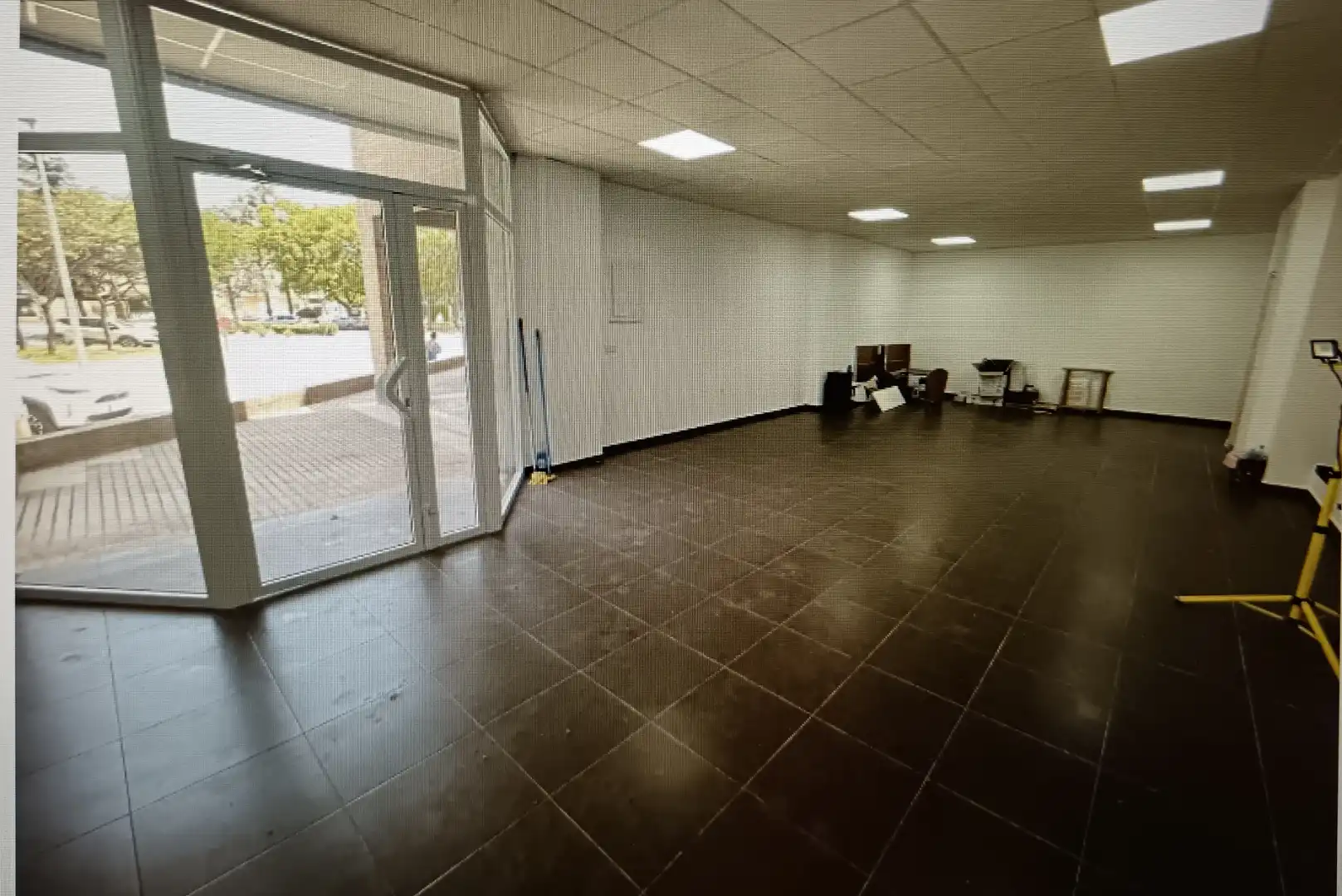 Local comercial en venda a Avenida de Venecia 15, imagen 2