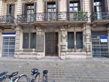 Local comercial en venta en Carrer de Casp
