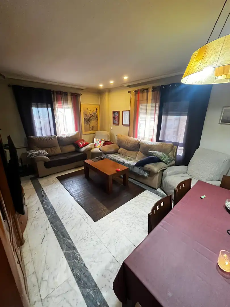 Sala d'estar de Pis en venda en Puertollano amb Calefacció i Piscina comunitària