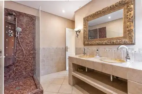 Bany de Casa o xalet en venda en Madrid amb Aire condicionat, Calefacció i Terrassa