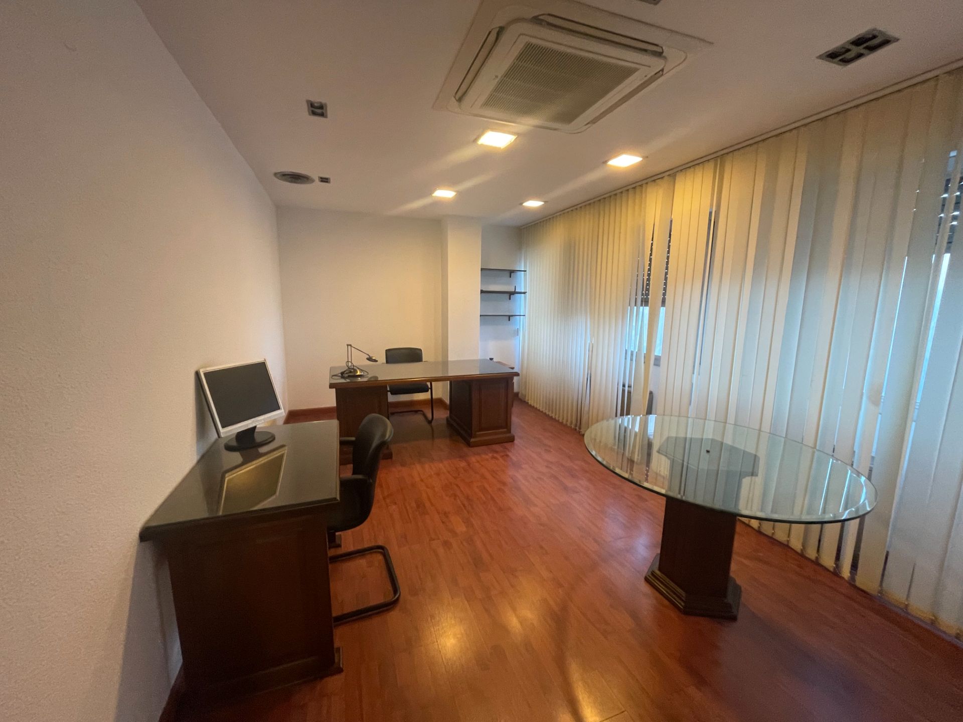 Office to rent in  Córdoba Capital  with Air Conditioner, Storage room and Furnished