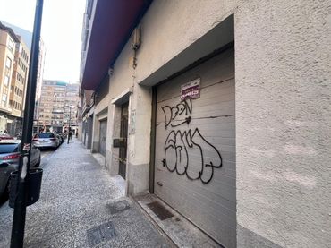 Local comercial en venda a Calle de la Aljafería 7