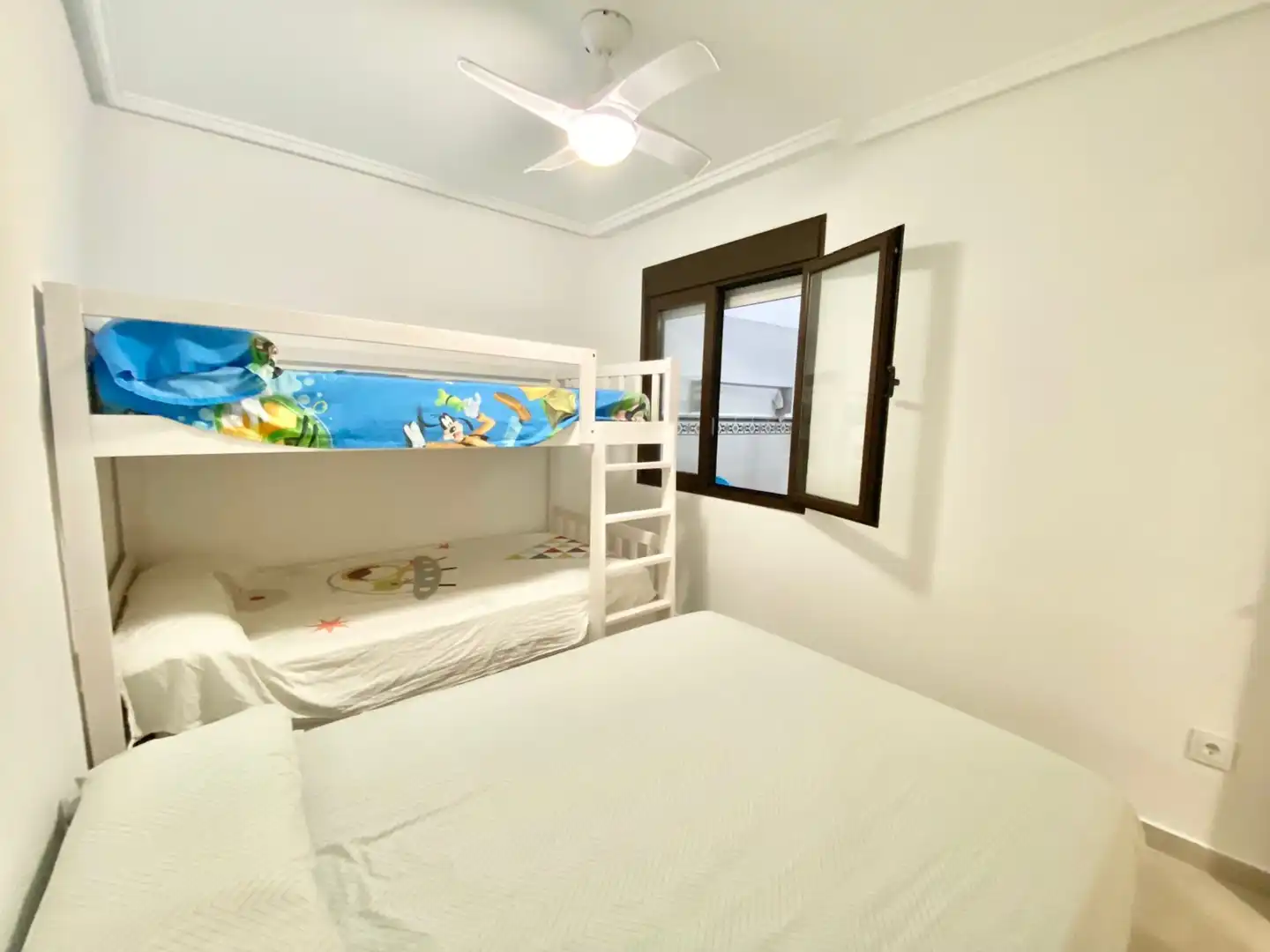 Bedroom of Apartments for rent in Guardamar del Segura  with Heating, Furnished and Washing machine