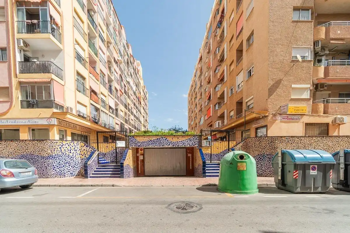Vista exterior de Estudio de alquiler en Torrevieja con Aire acondicionado, Calefacción y Terraza