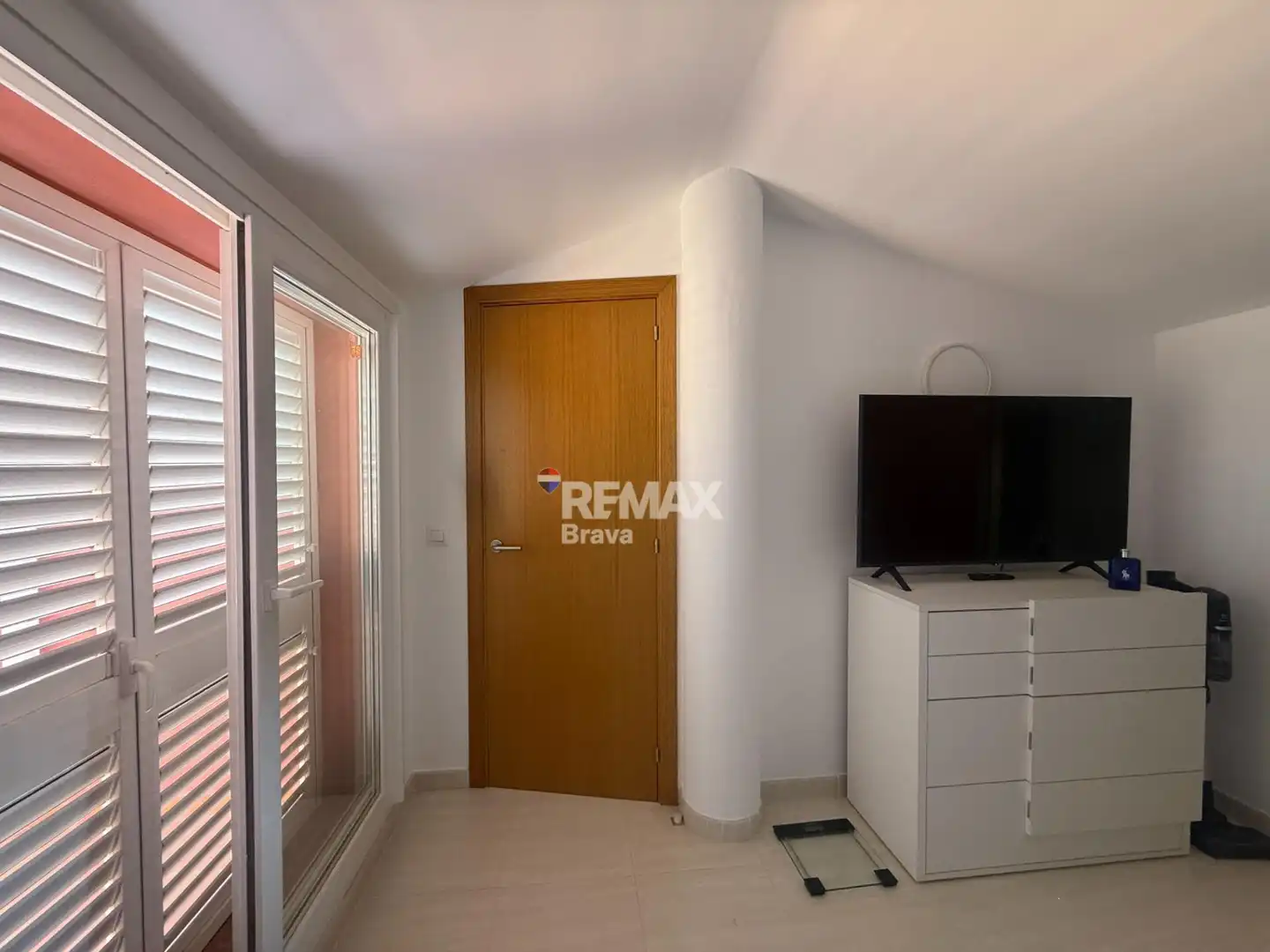 Attic for sale in Roses  with Air Conditioner, Terrace and Furnished