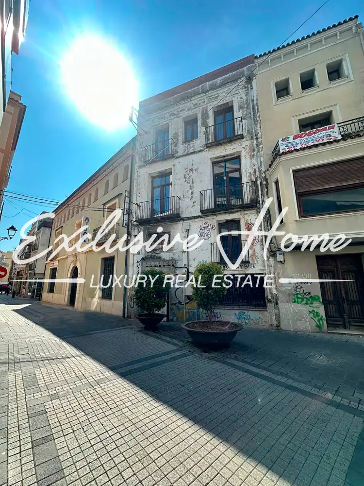 Vista exterior de Edificio en venta en Benicarló