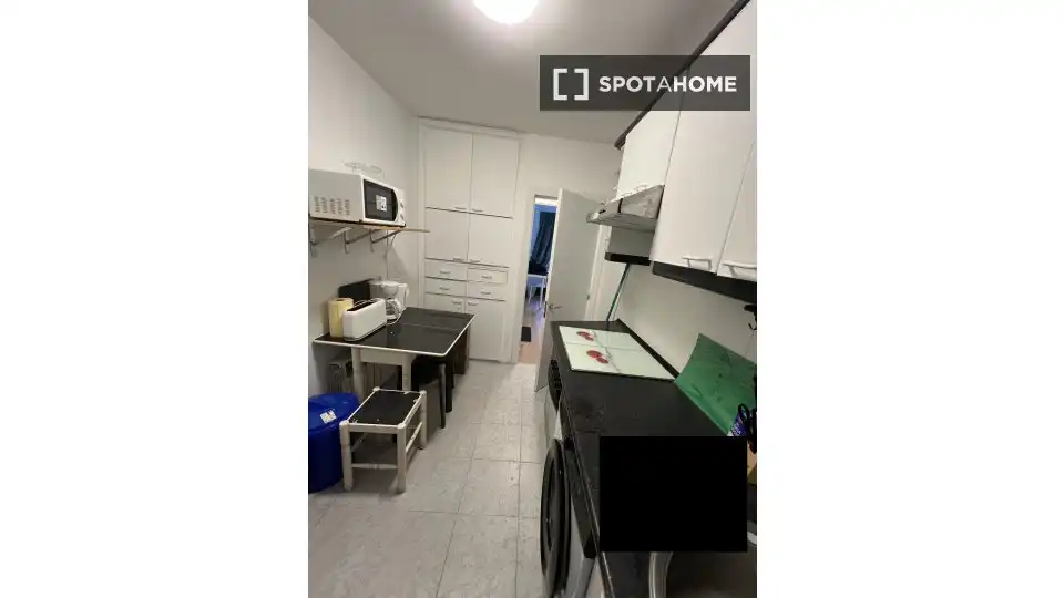 Bedroom of Flat for share in Madrid  with Air Conditioner, Heating and Terrace