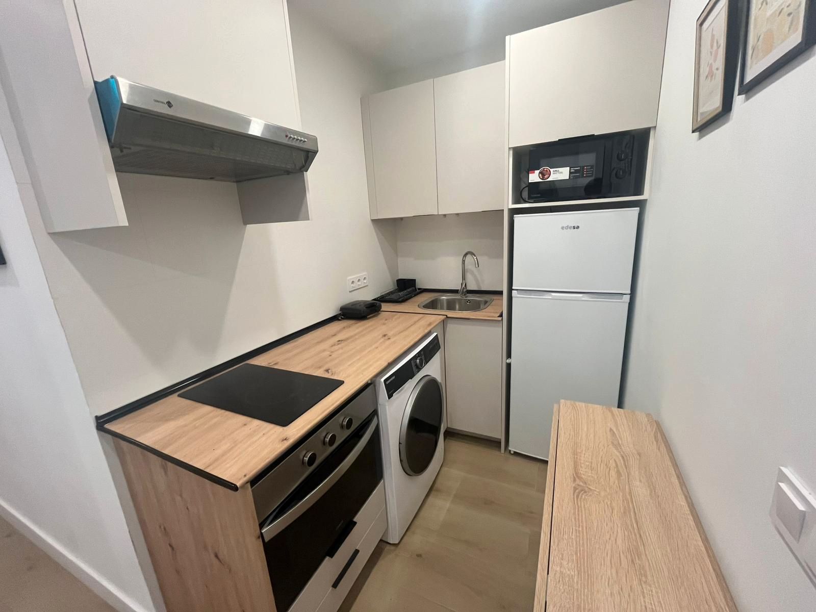 Cuina de Apartament de lloguer en Algeciras amb Aire condicionat, Calefacció i Moblat