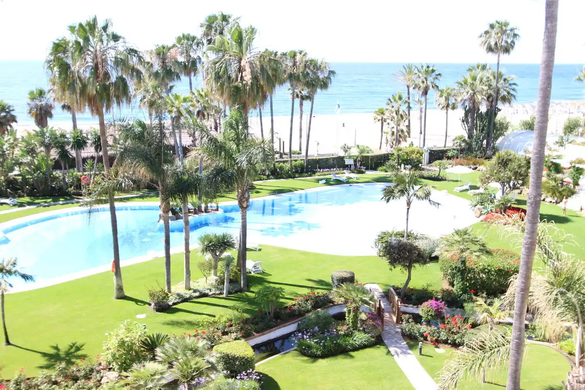 Àtic amb piscina en venda a Nueva Andalucía
