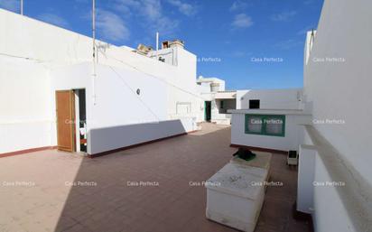 Vista exterior de Casa o xalet en venda en Arrecife amb Traster i Moblat