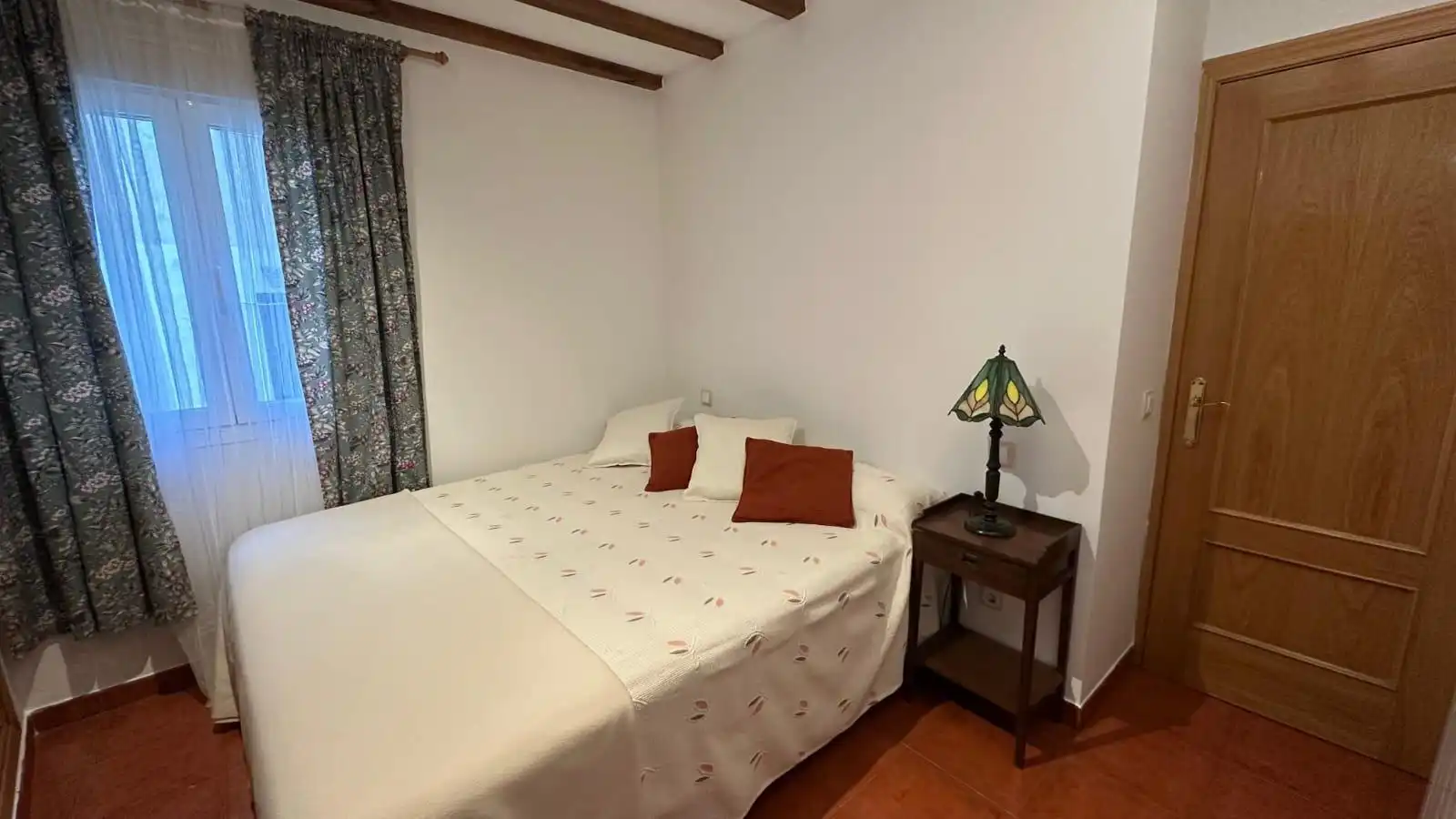 Habitación de Piso de alquiler en Miraflores de la Sierra con Calefacción y Amueblado