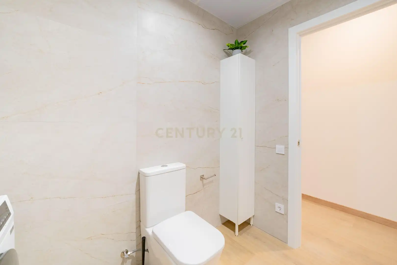 Bathroom of Apartments for sale in Valencia  with Air Conditioner, Oven and Washing machine