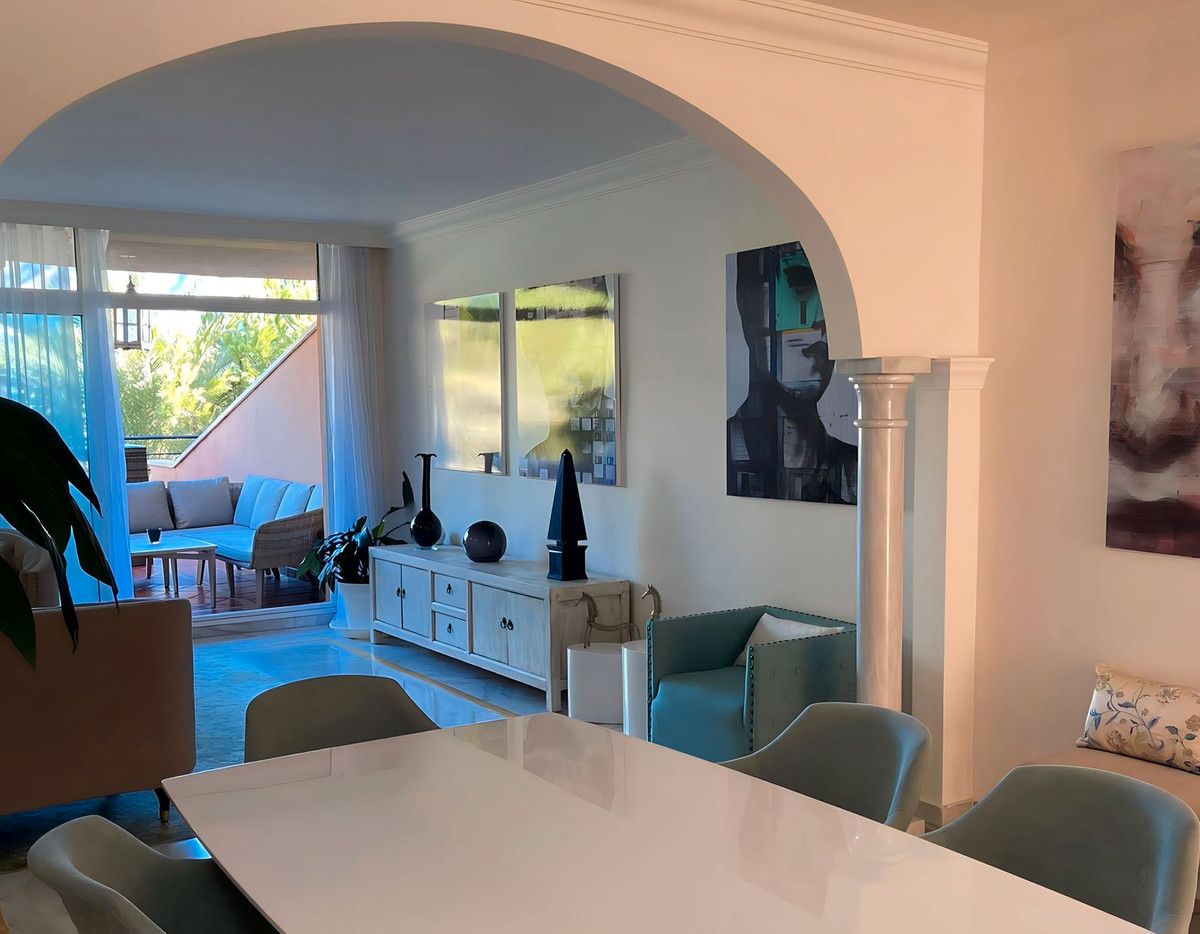 Comedor de Piso de alquiler en Marbella con Aire acondicionado, Terraza y Trastero