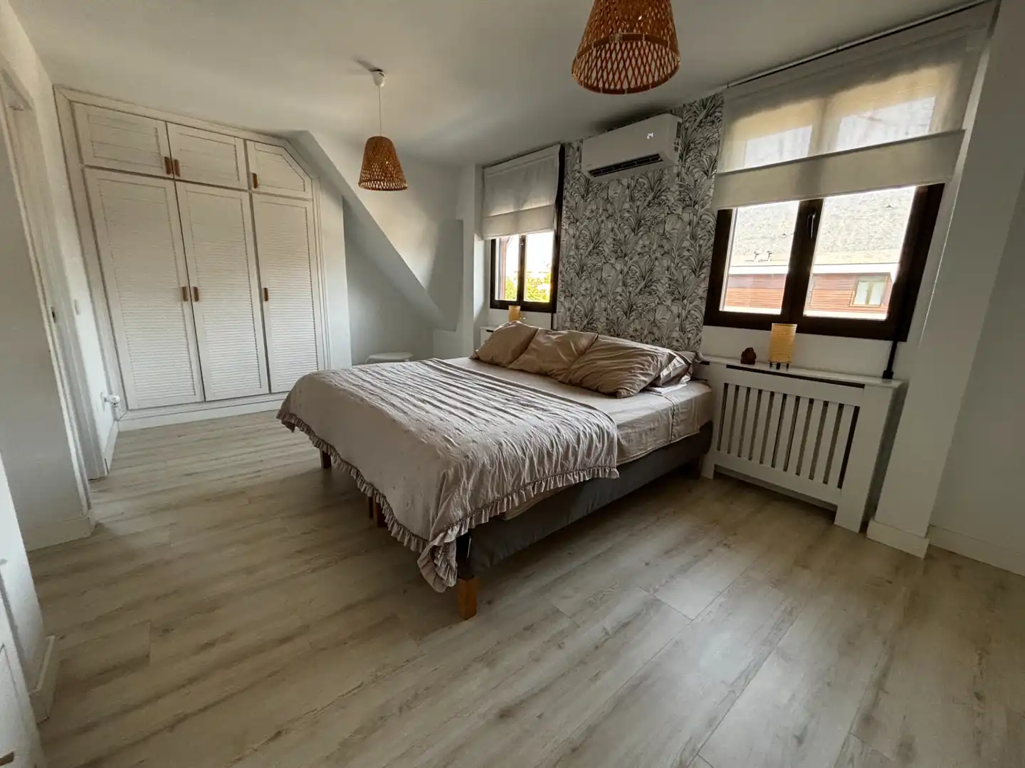 Habitación de Casa adosada en venta en Algete con Aire acondicionado, Calefacción y Jardín privado