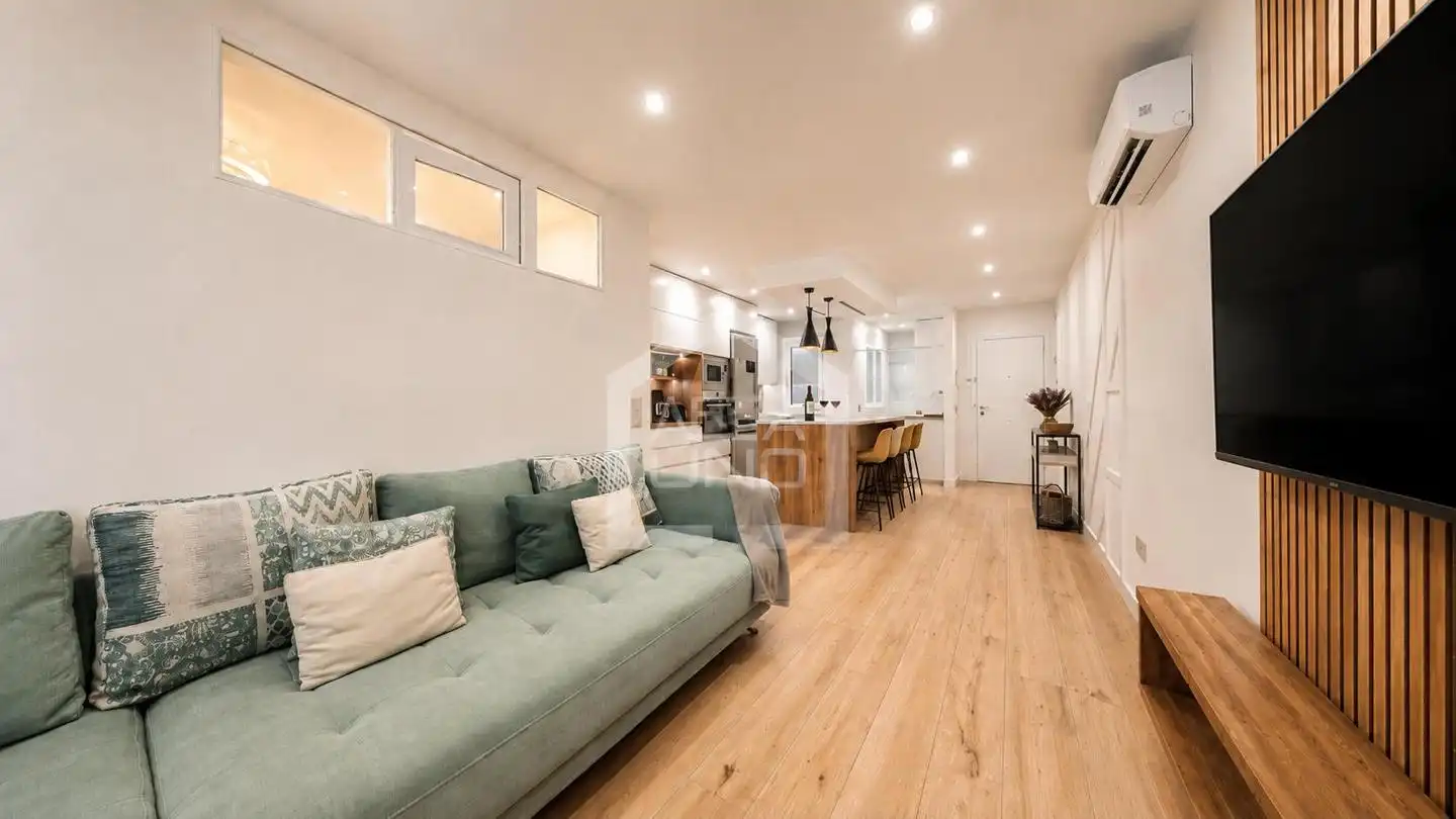 Living room of Flat for sale in Alcorcón  with Air Conditioner, Heating and Swimming Pool