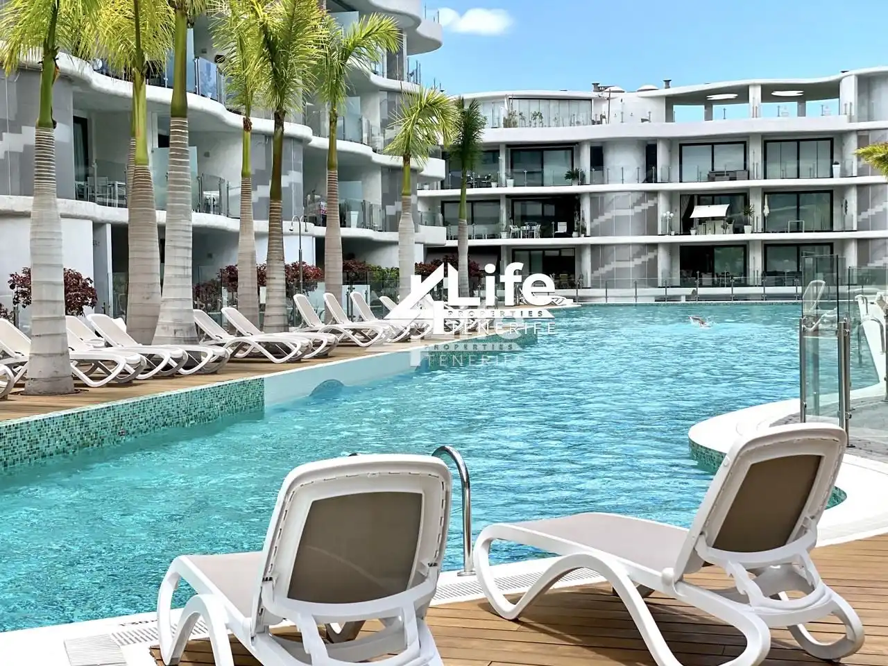Vista exterior de Apartamento de alquiler en Arona con Aire acondicionado, Terraza y Piscina