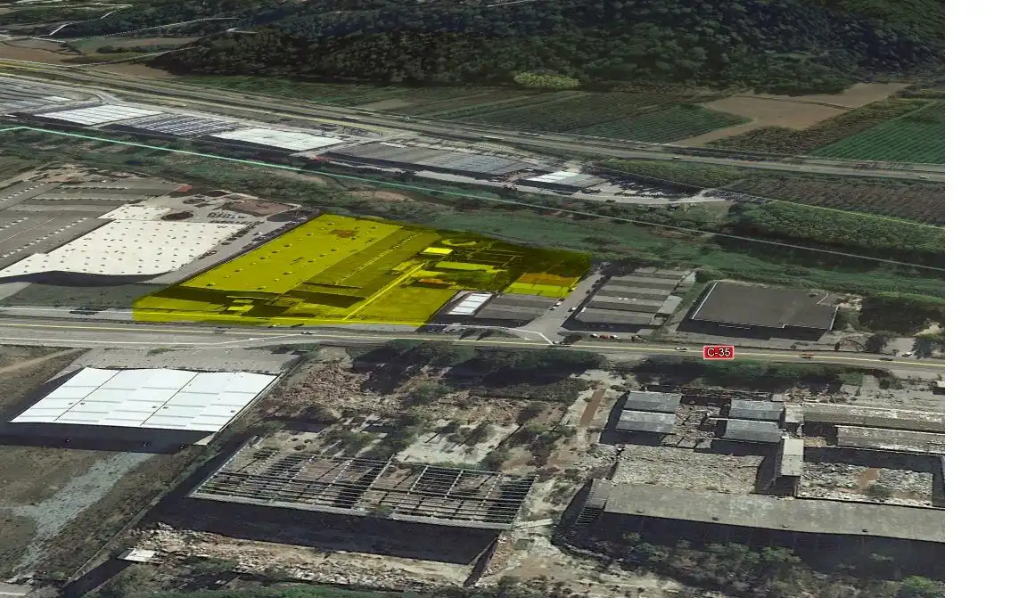 Fabrikhallen zur Miete in Massanes