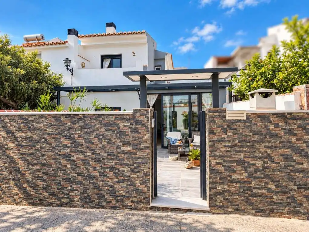 Villa con giardino in vendita a Carretera Torre del Mar 20