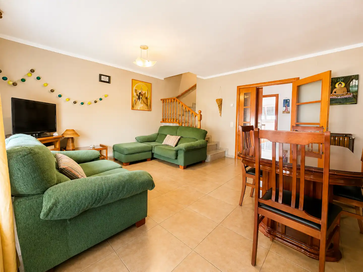 Sala d'estar de Casa adosada en venda en Torelló amb Calefacció, Jardí privat i Terrassa