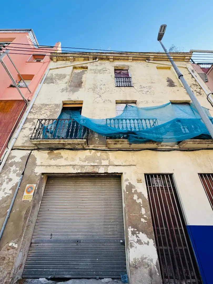 Außenansicht von Einfamilien-Reihenhaus zum Verkauf in Palamós mit Balkon und Alarm