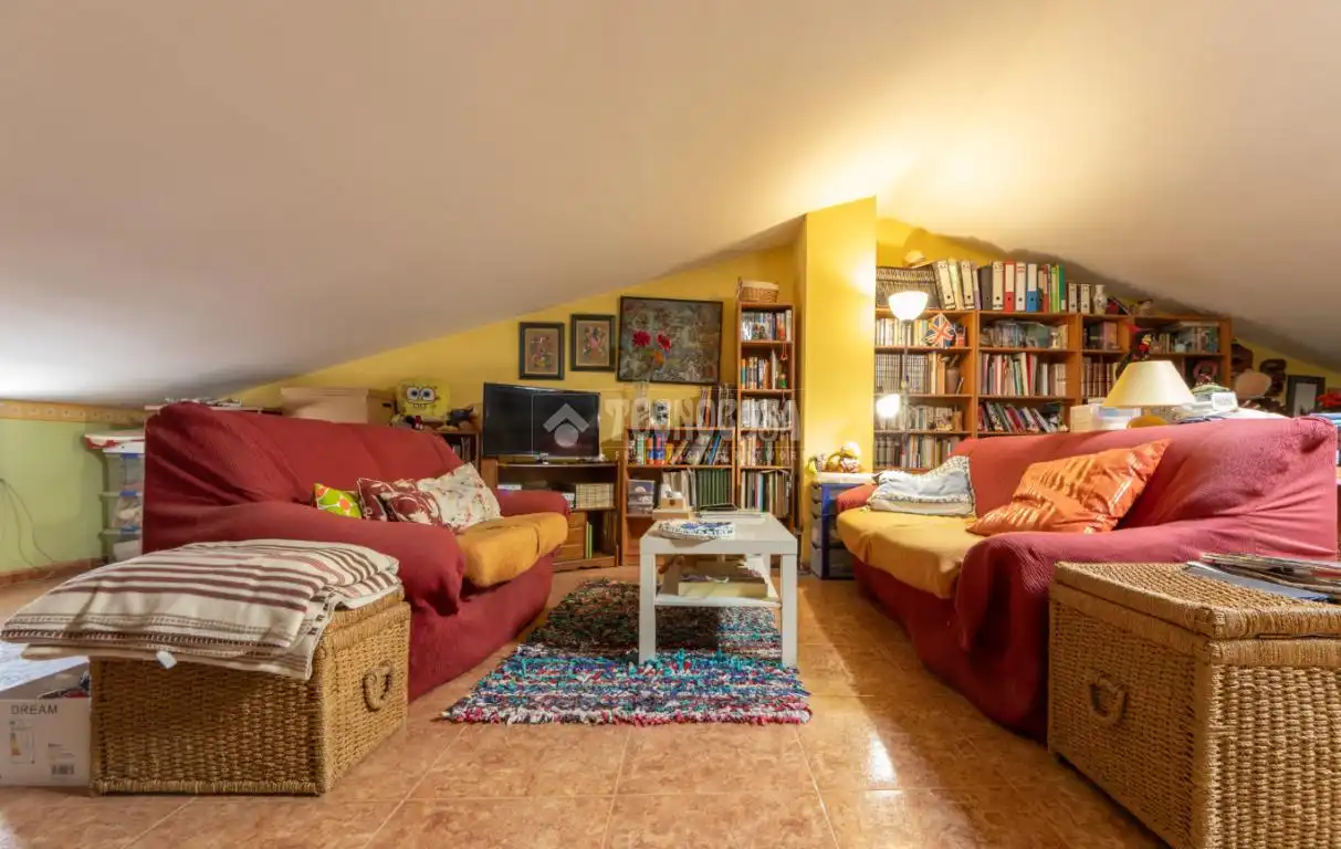 Sala d'estar de Casa adosada en venda en Tarragona