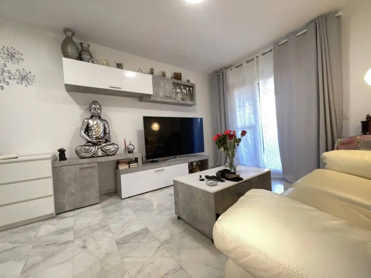 Sala de estar de Piso en venta en Marbella con Aire acondicionado, Calefacción y Terraza