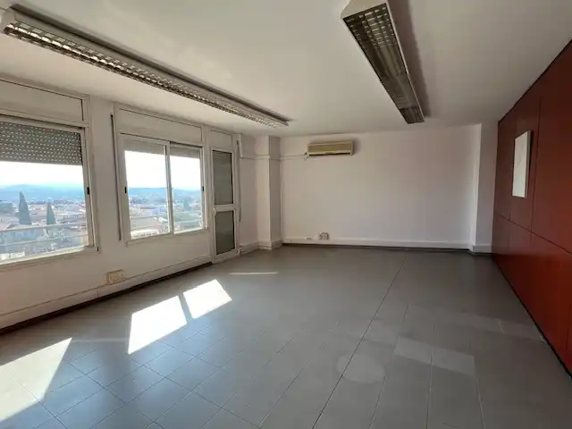 Oficina amb ascensor de lloguer a Ronda de ľEst, imagen 3