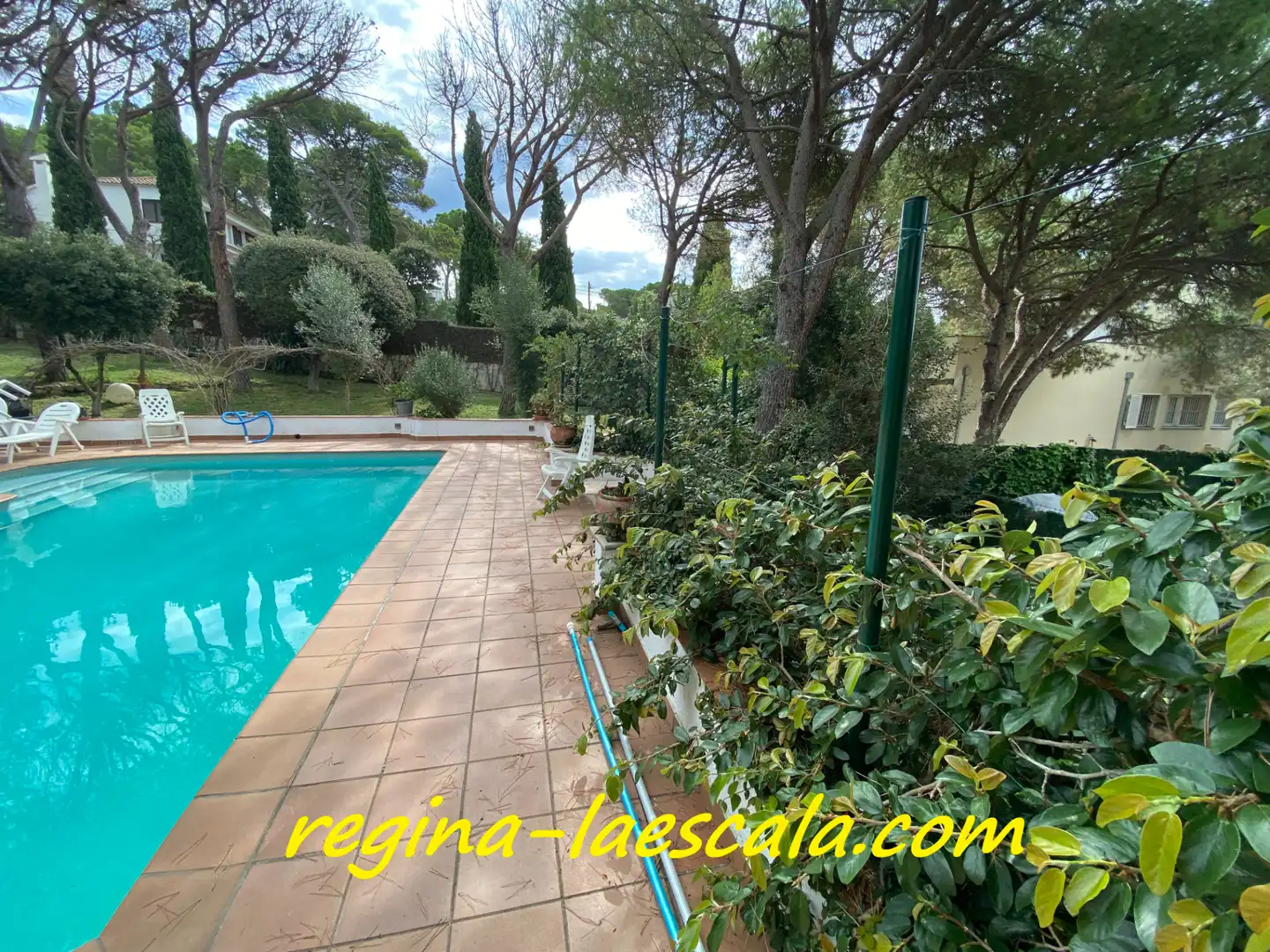 Jardí de Casa o xalet en venda en L'Escala amb Aire condicionat, Calefacció i Jardí privat