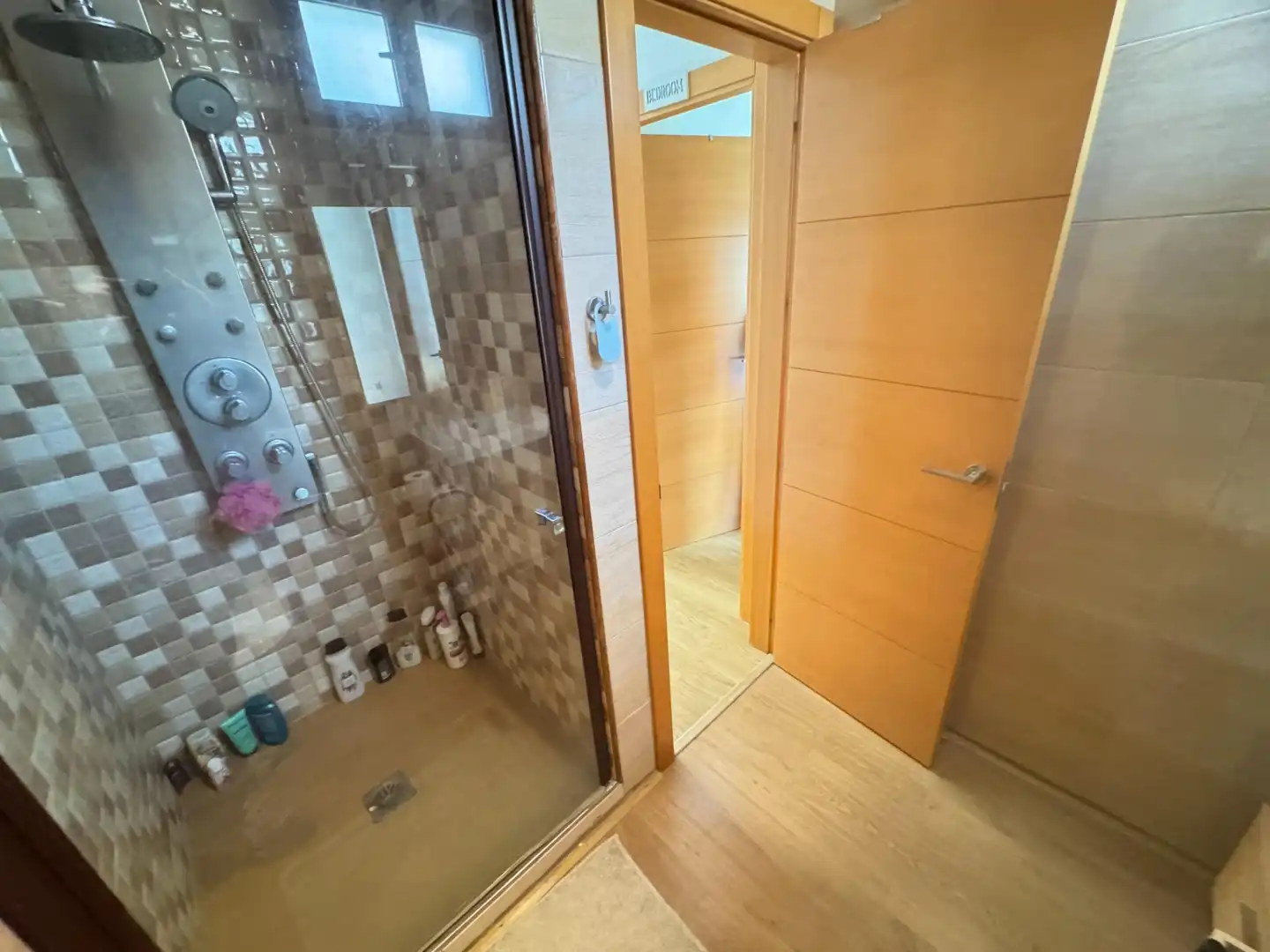 Bany de Casa o xalet en venda en Dos Hermanas amb Aire condicionat, Jardí privat i Terrassa