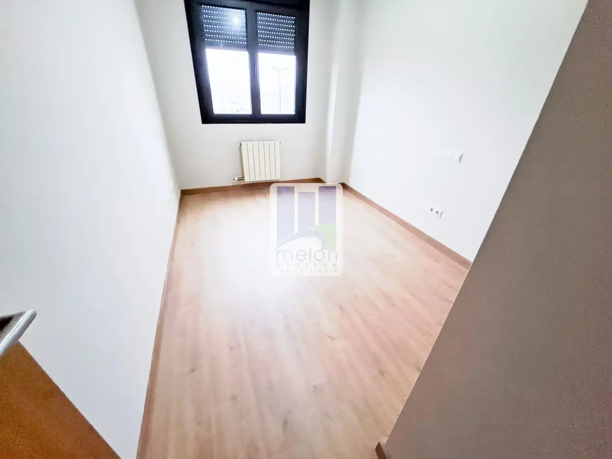 Habitación de Piso en venta en Burgos con Trastero