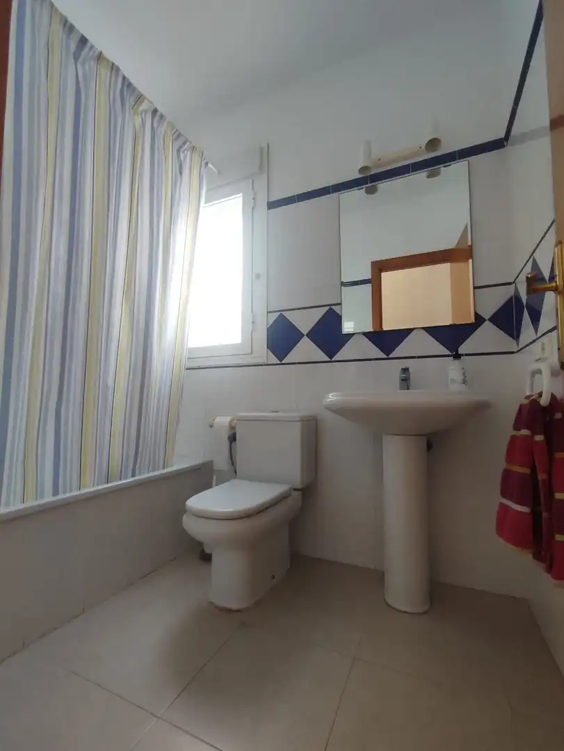 Baño de Apartamento en venta en Conil de la Frontera con Aire acondicionado