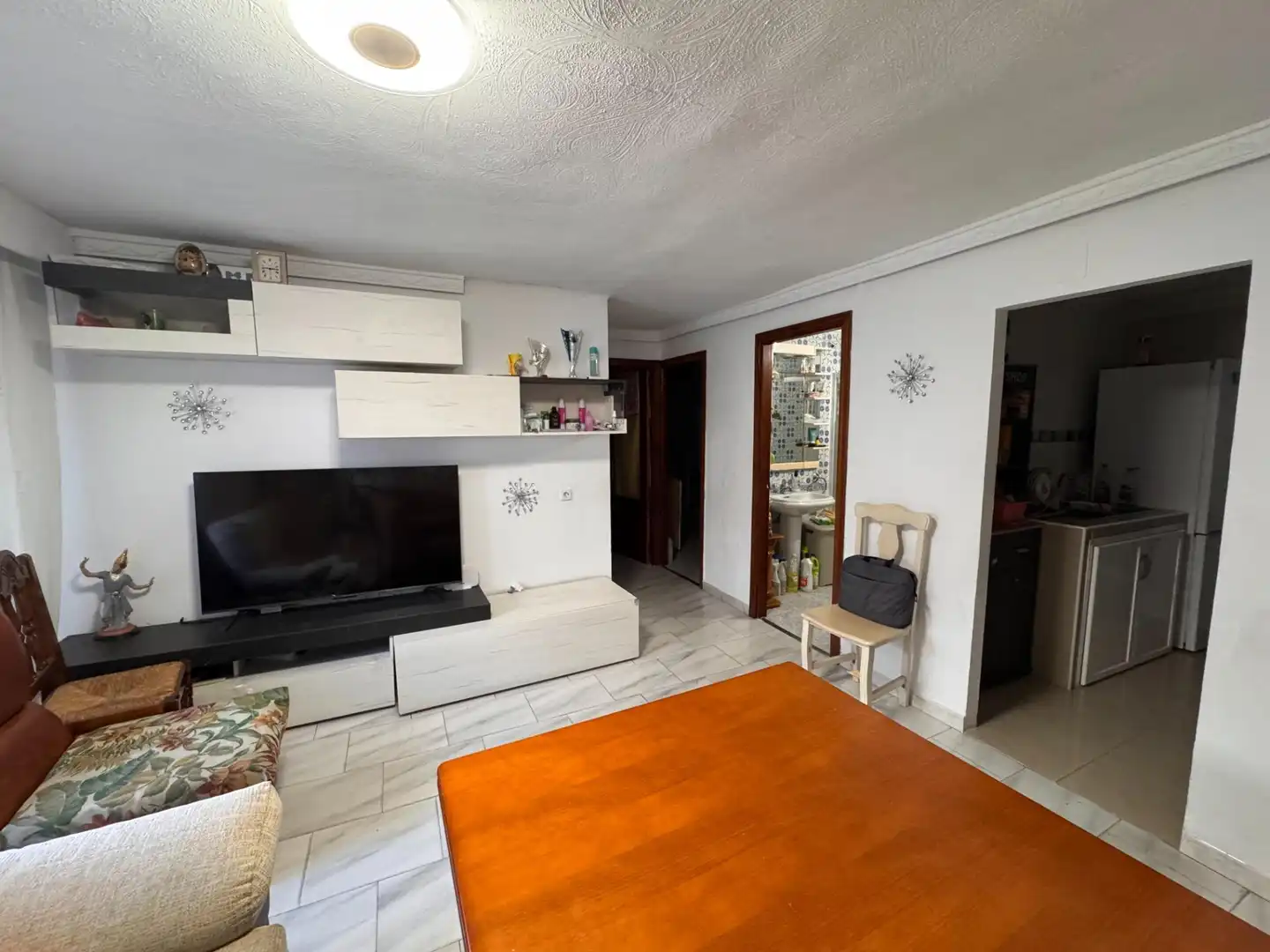 Sala de estar de Piso en venta en San Juan de Aznalfarache con Aire acondicionado