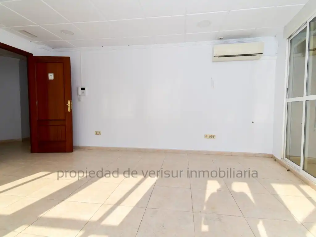 Office for rent in Casco Antiguo