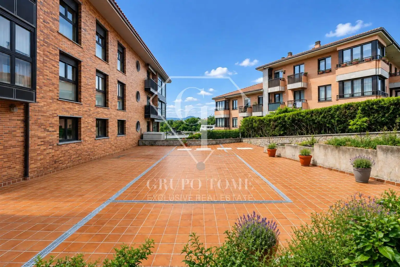 Vista exterior de Planta baja en venta en Donostia - San Sebastián  con Calefacción, Jardín privado y Terraza