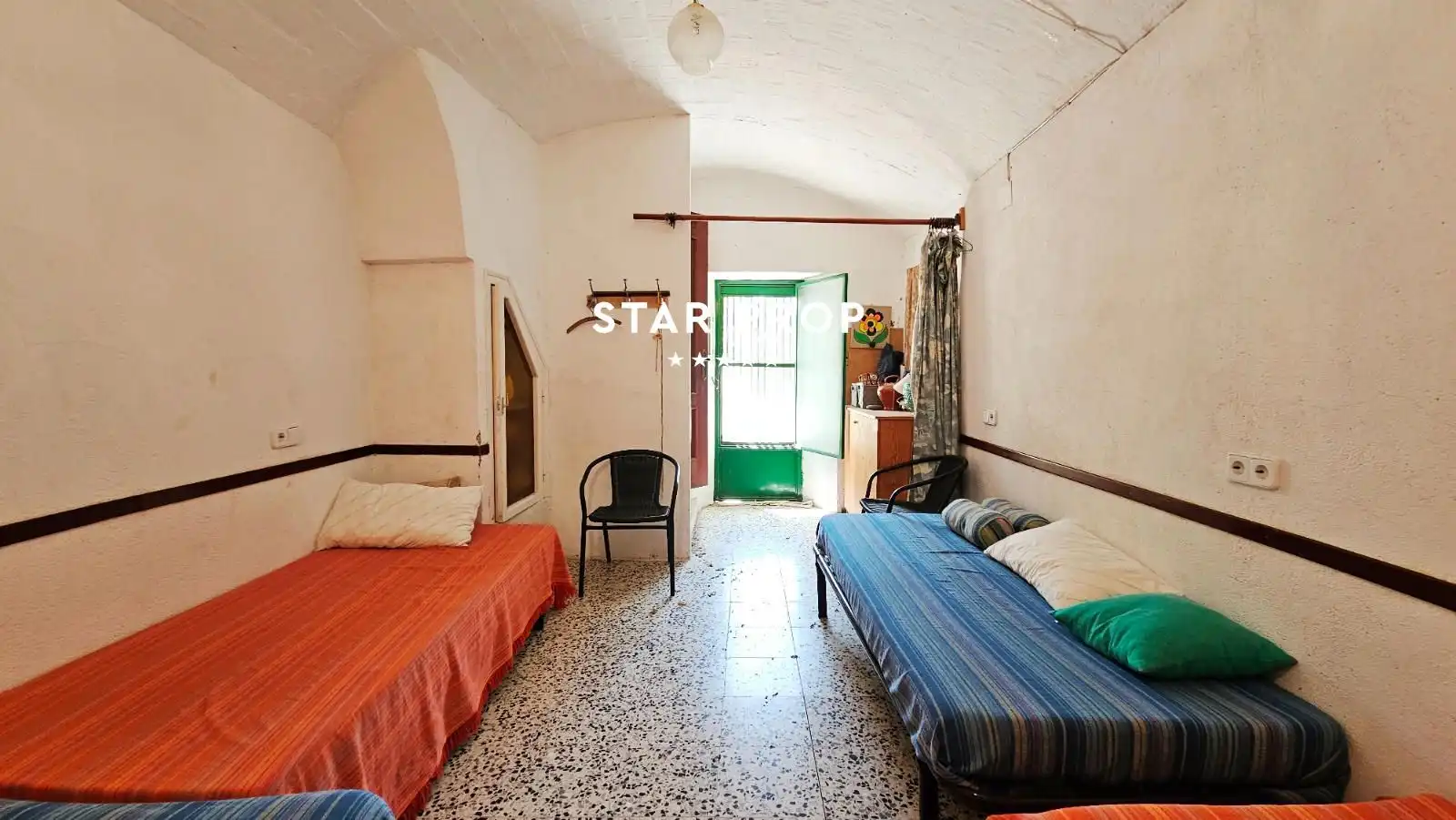 Dormitori de Casa o xalet en venda en Colera amb Terrassa, Traster i Moblat