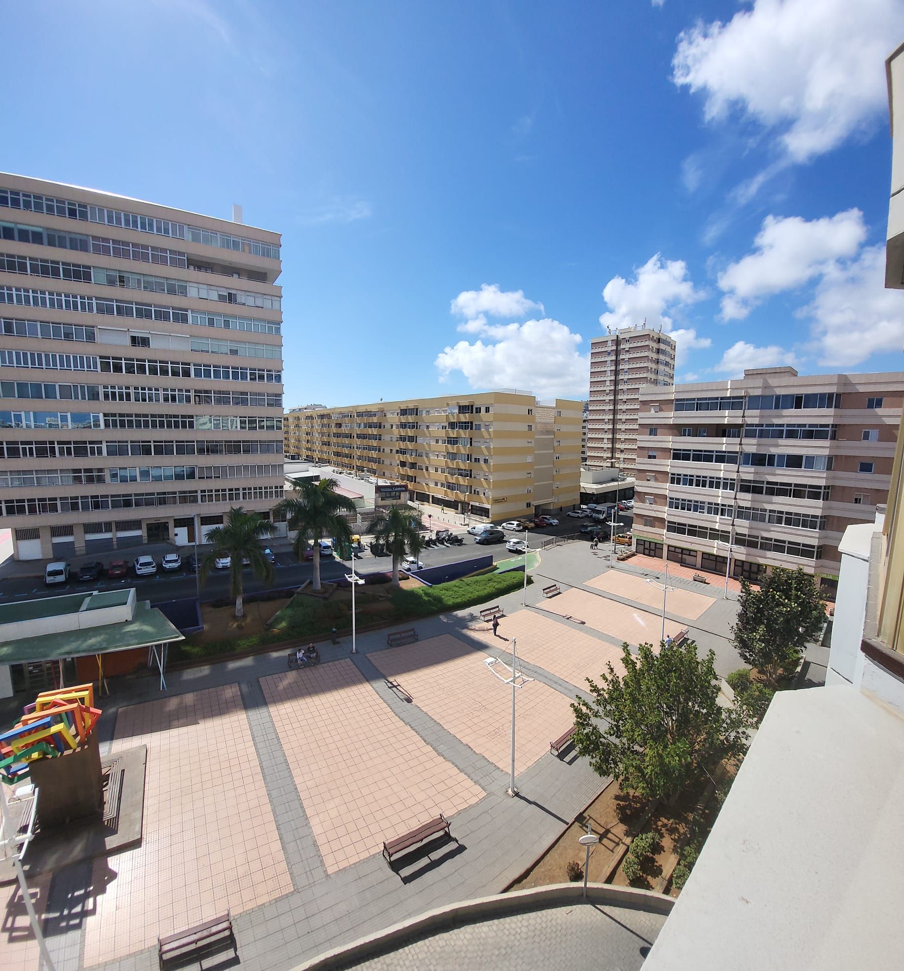 Vista exterior de Pis en venda en Las Palmas de Gran Canaria amb Terrassa, Moblat i Balcó