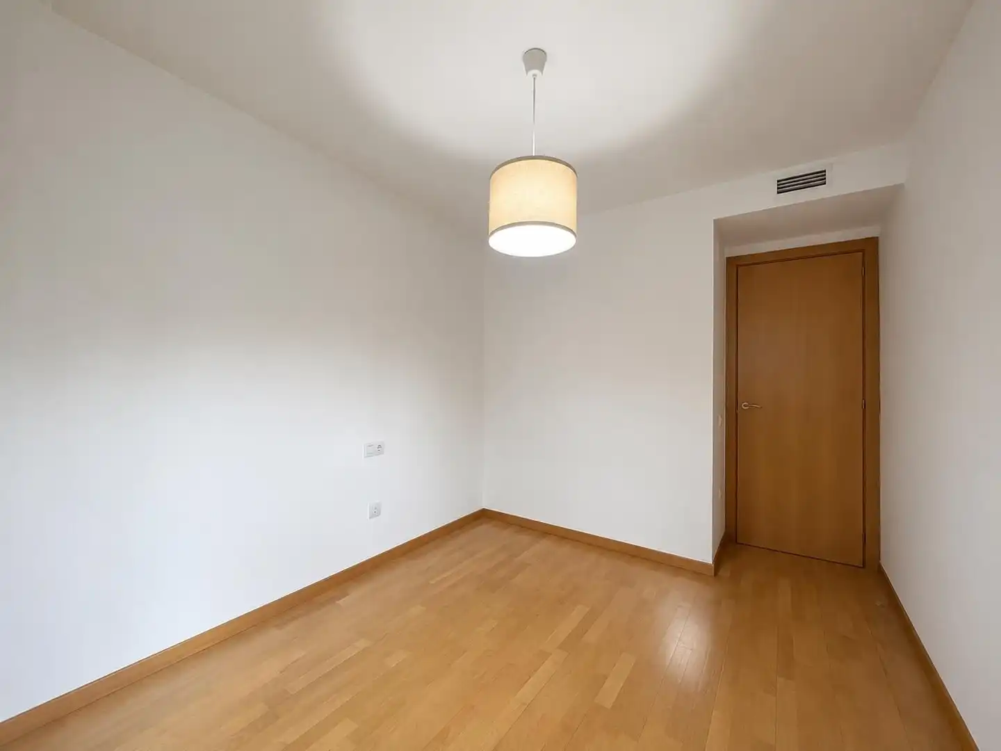 Habitación de Piso en venta en Montornès del Vallès con Aire acondicionado, Calefacción y Terraza