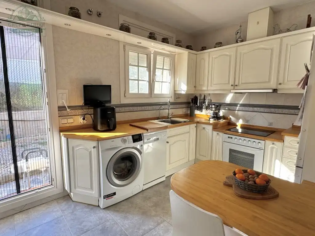 Kitchen of Houses for sale in Mas Romeu