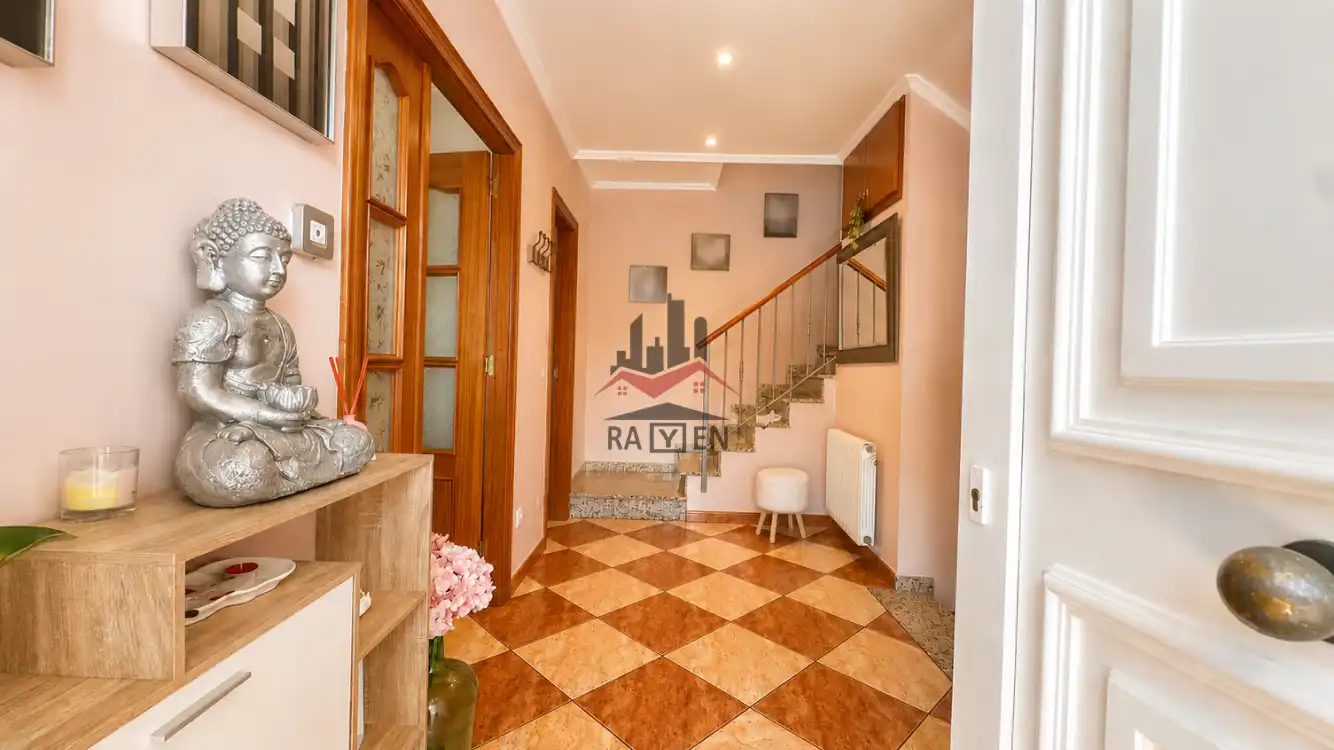 Casa adosada en venda a Avinyonet de Puigventós