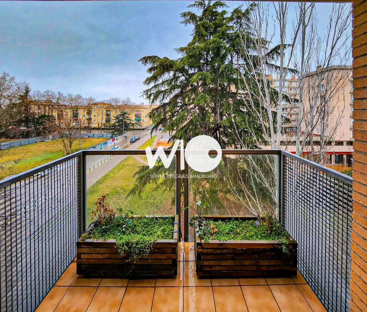 Terrassa de Pis de lloguer en Girona Capital amb Aire condicionat, Calefacció i Forn