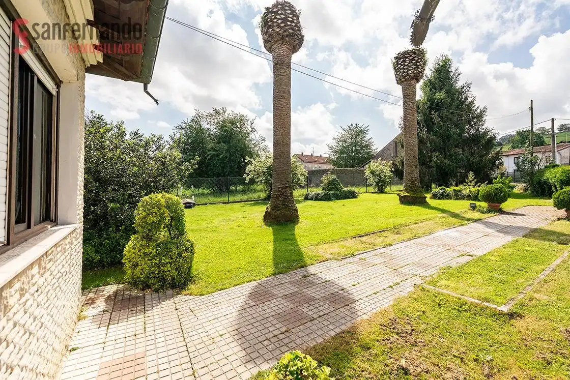 Jardín de Casa o chalet en venta en Reocín con Calefacción y Jardín privado
