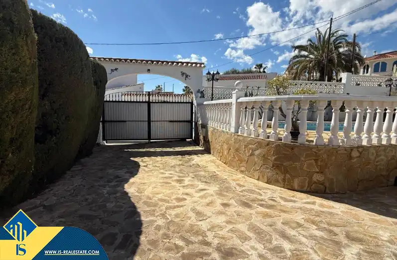 Villa con piscina in vendita a Cometa, imagen 4
