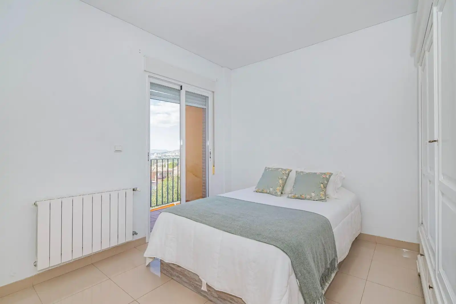 Dormitori de Casa adosada en venda en Cájar amb Aire condicionat, Calefacció i Terrassa