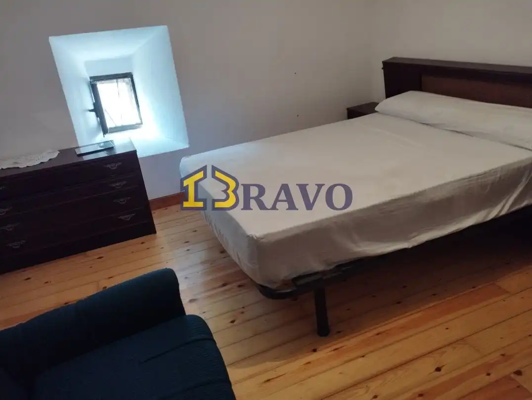Habitación de Casa adosada en venta en Junta de Traslaloma con Calefacción, Jardín privado y Amueblado