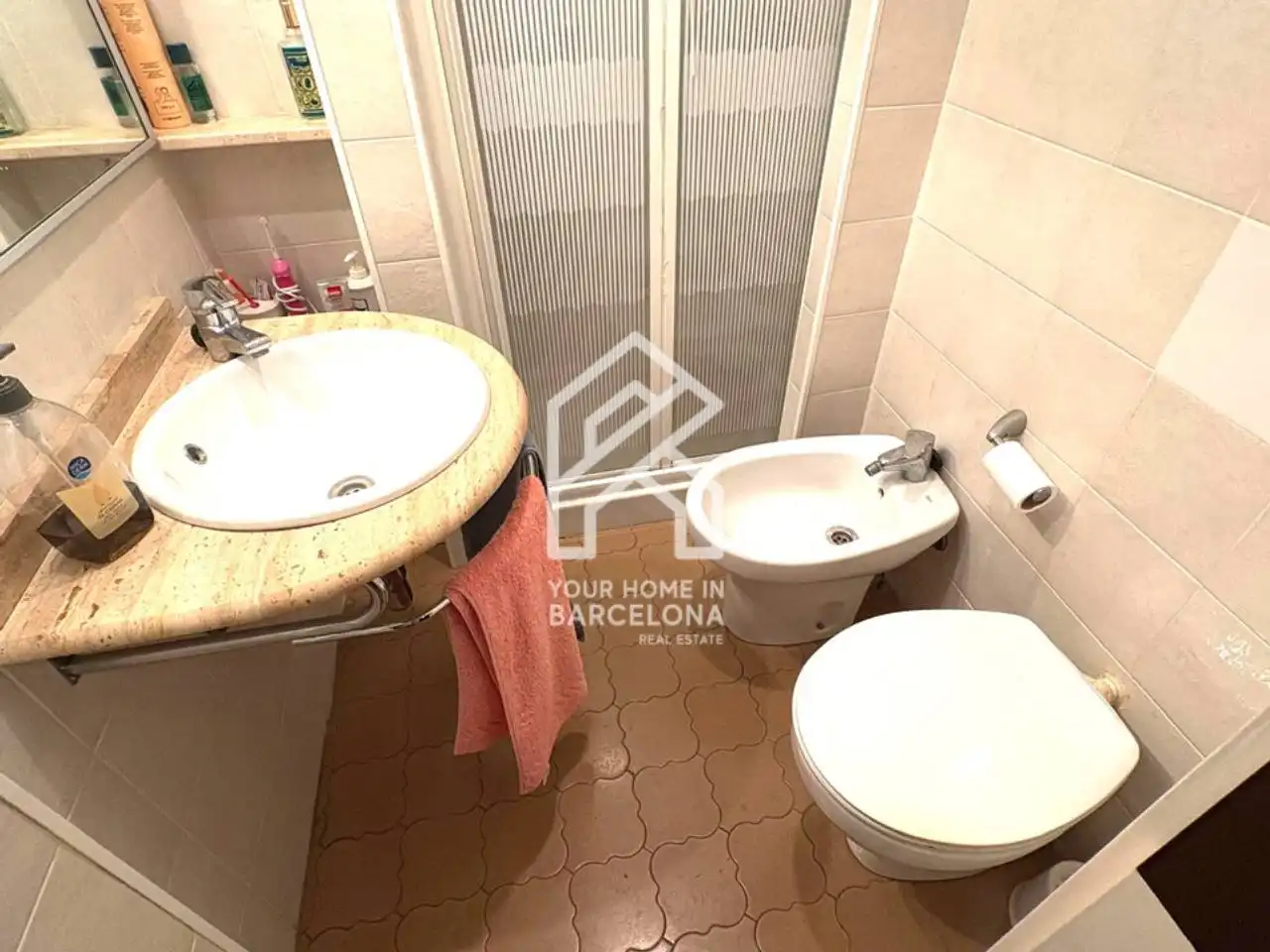 Bany de Pis en venda en Barcelona amb Balcó