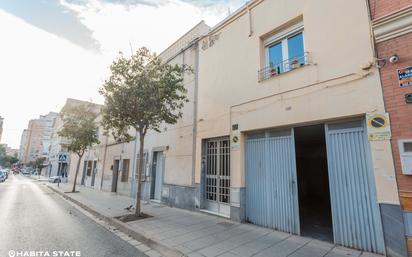 Exterior view of Single-family semi-detached for sale in  Almería Capital  with Air Conditioner, Terrace and Furnished