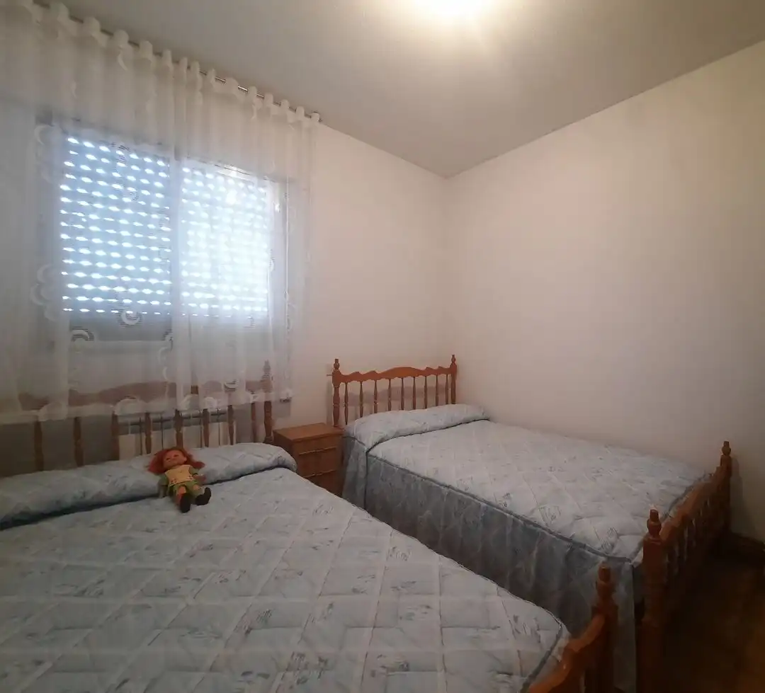 Habitación de Casa adosada en venta en Escalona con Aire acondicionado, Calefacción y Jardín privado